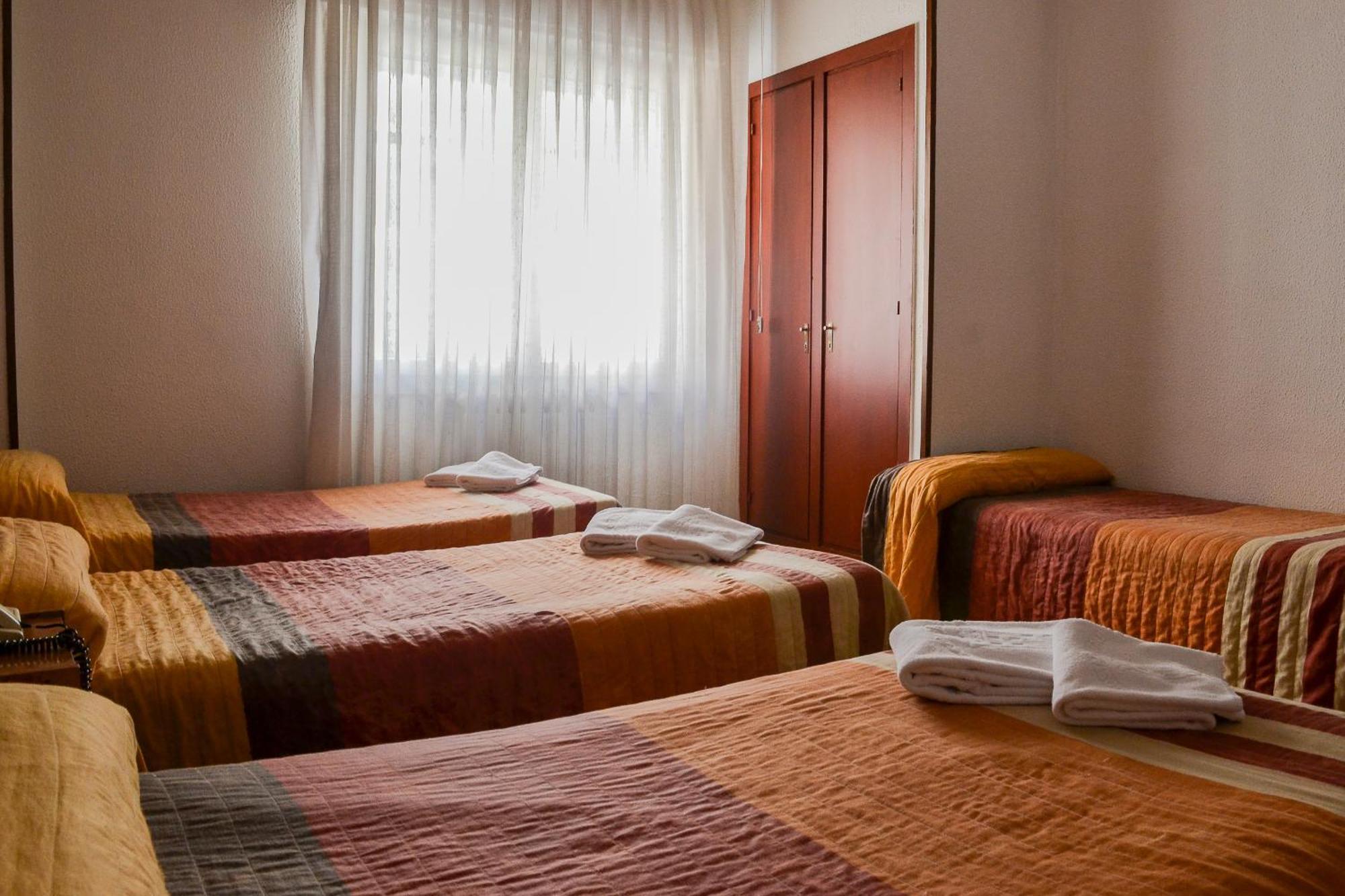 Hostal Cataluna Сарагоса Номер фото