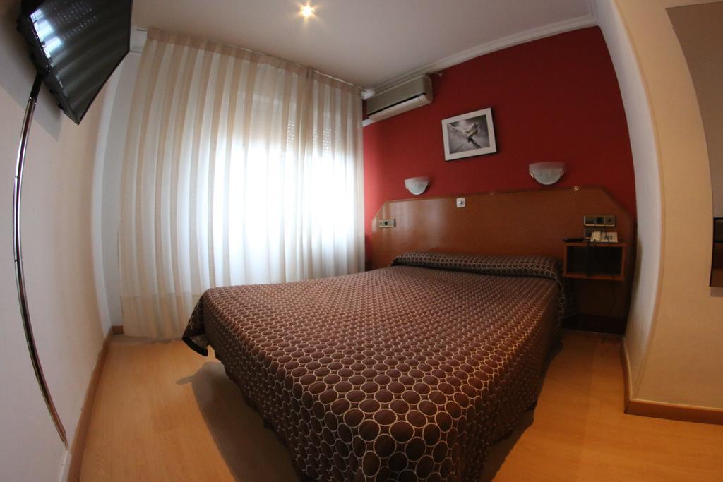 Hostal Cataluna Сарагоса Екстер'єр фото