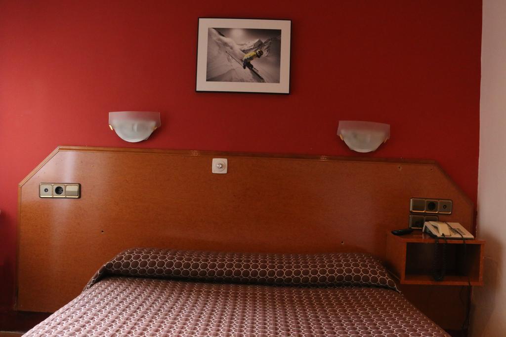 Hostal Cataluna Сарагоса Екстер'єр фото