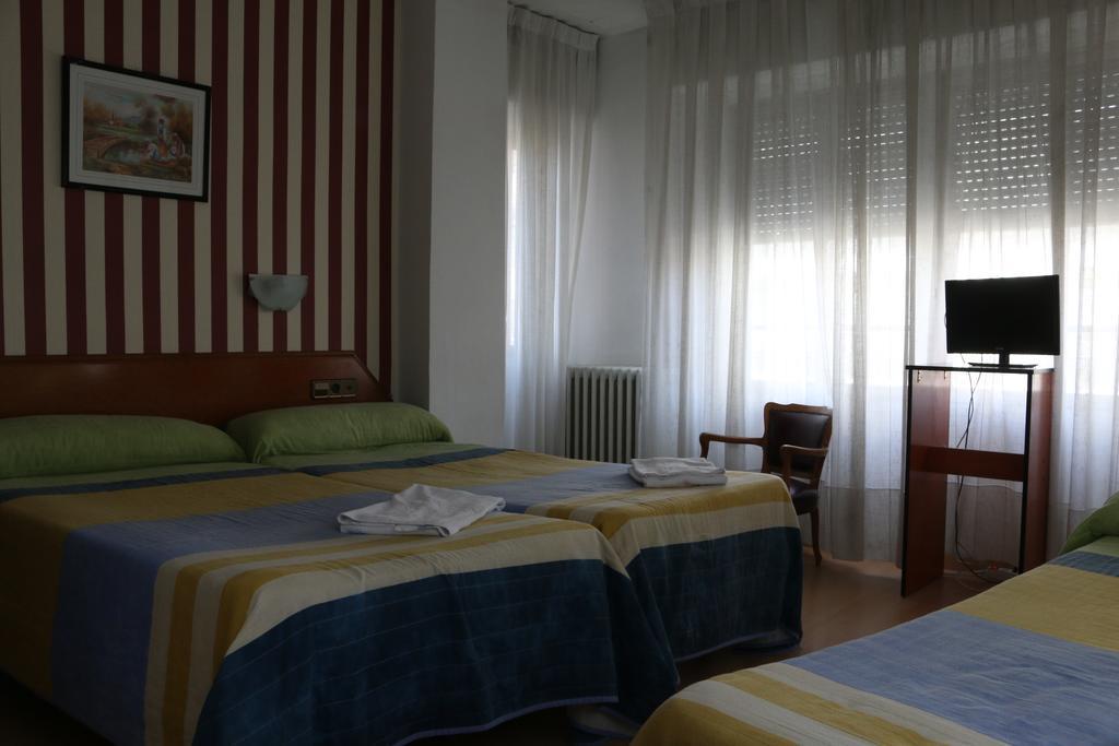 Hostal Cataluna Сарагоса Екстер'єр фото