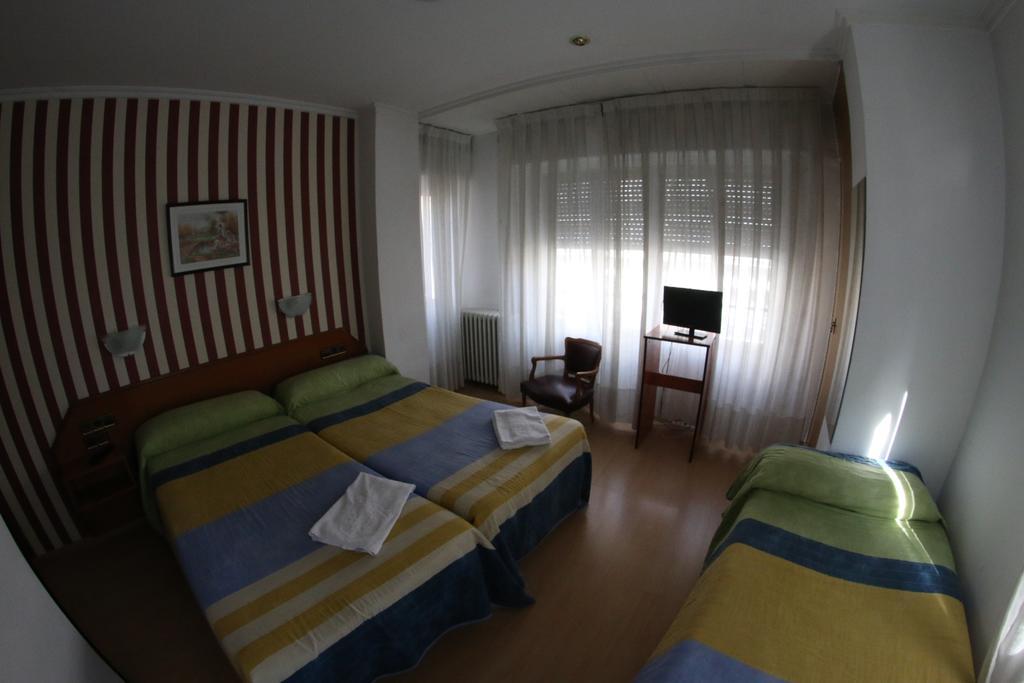 Hostal Cataluna Сарагоса Екстер'єр фото