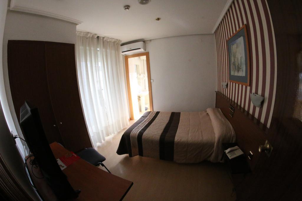 Hostal Cataluna Сарагоса Екстер'єр фото