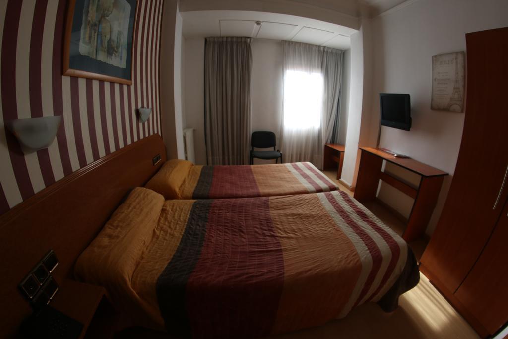 Hostal Cataluna Сарагоса Екстер'єр фото