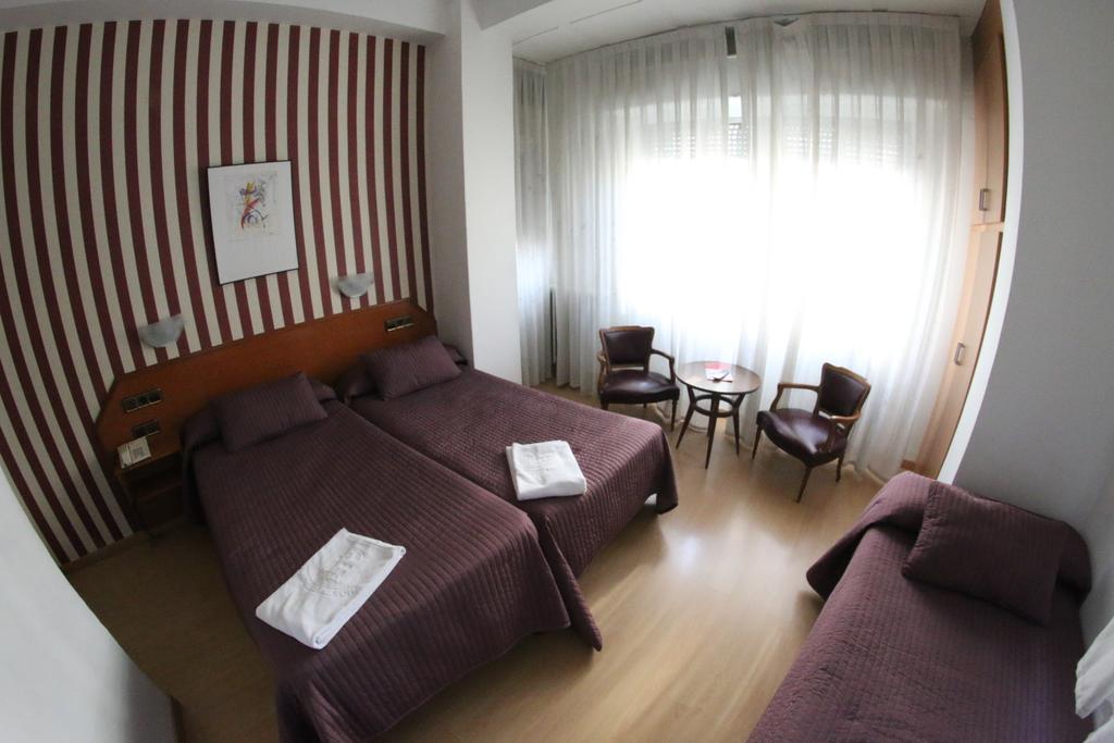 Hostal Cataluna Сарагоса Екстер'єр фото