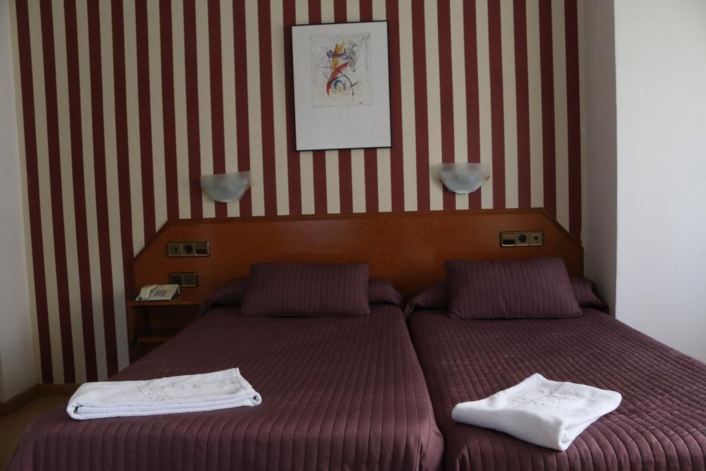 Hostal Cataluna Сарагоса Екстер'єр фото