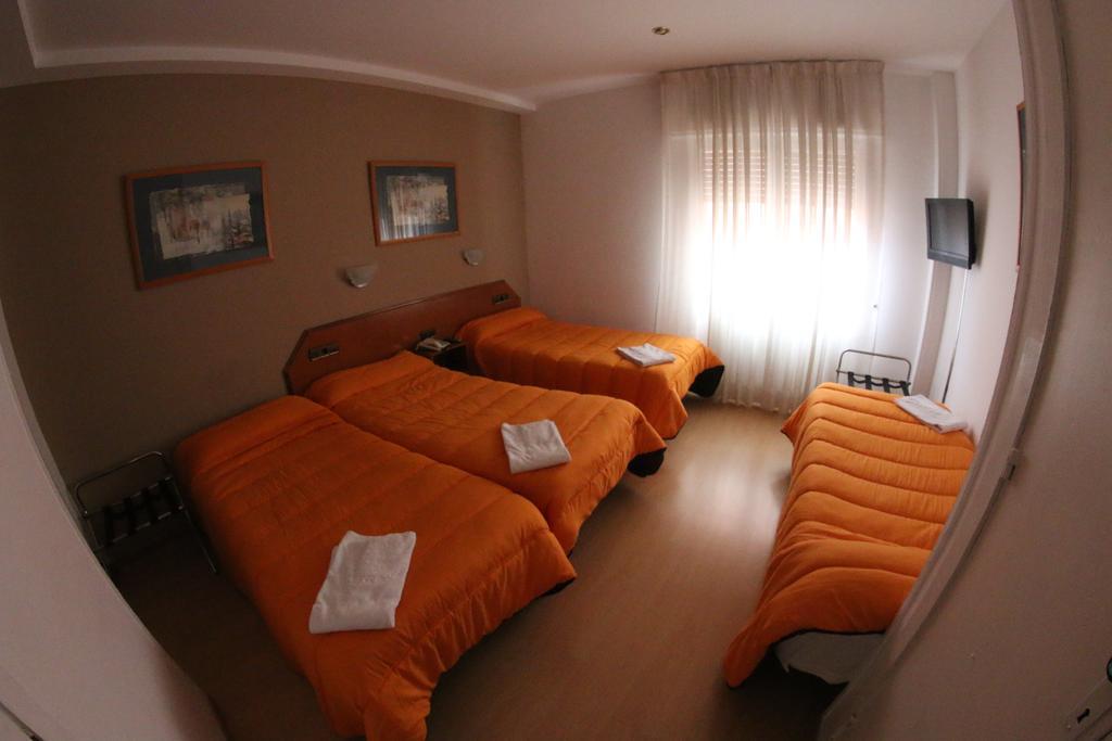 Hostal Cataluna Сарагоса Екстер'єр фото